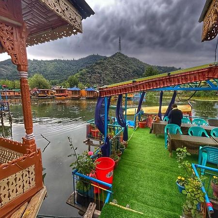Exotic Young Shreen Houseboat Hotel Srīnagar Exterior foto