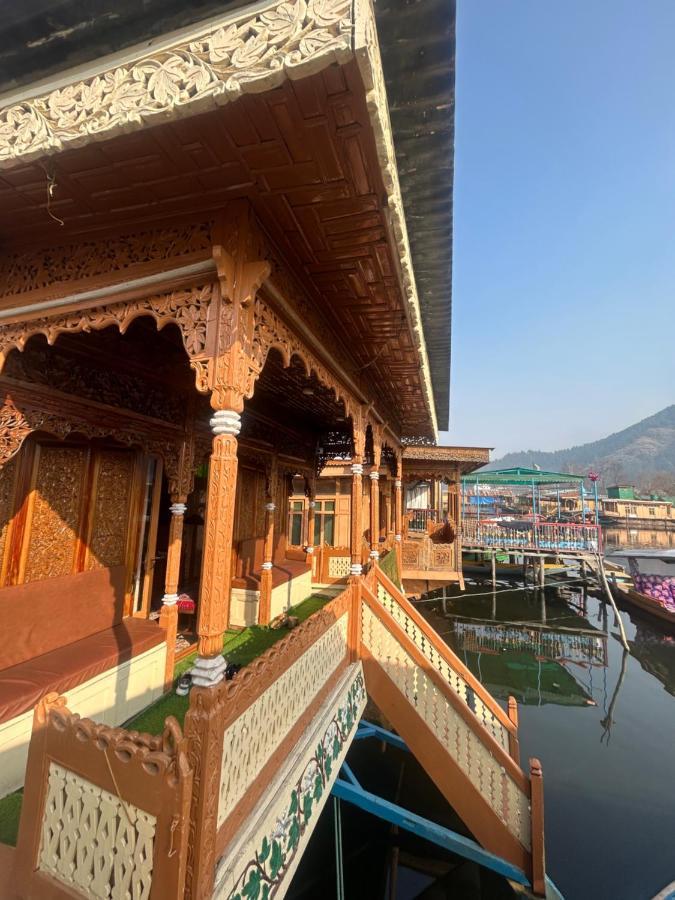 Exotic Young Shreen Houseboat Hotel Srīnagar Exterior foto