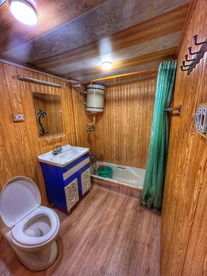 Exotic Young Shreen Houseboat Hotel Srīnagar Exterior foto